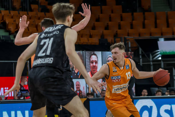 次世预赛中 次世预赛中